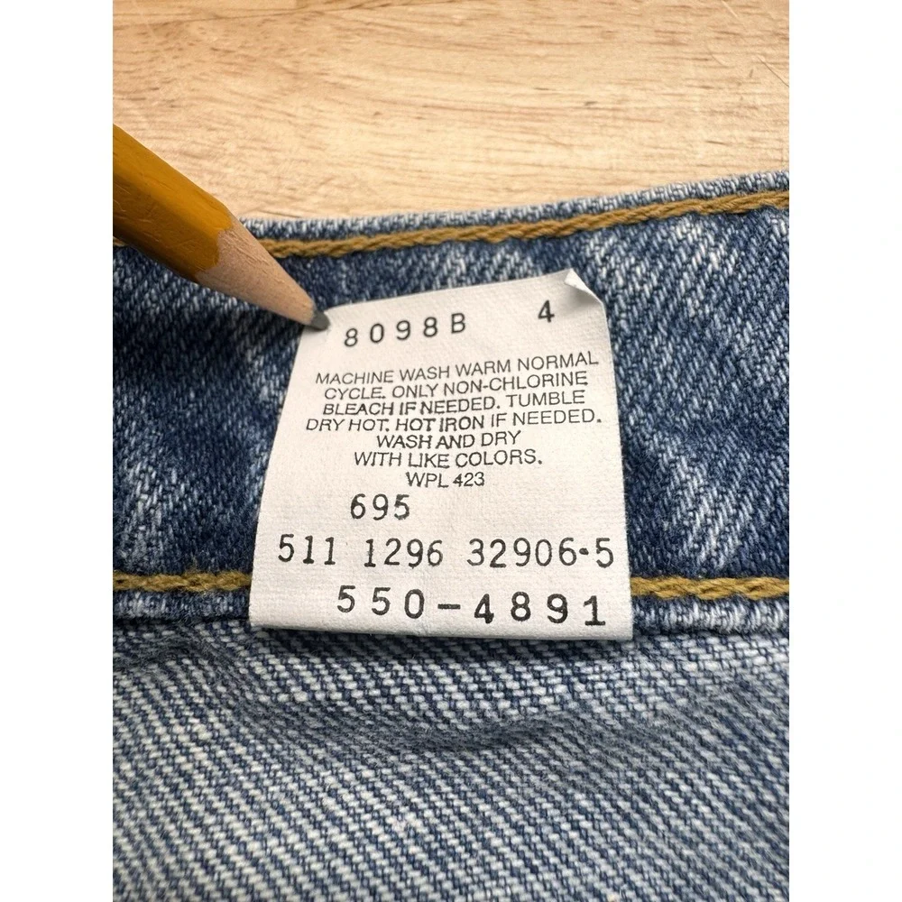 Levis jeans description
